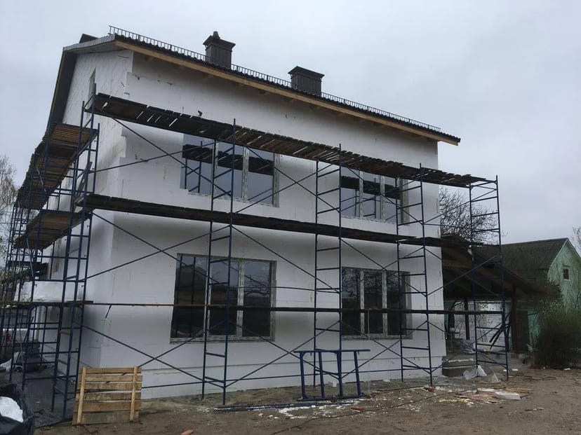 Універсальні будівельні риштування для фасадних та кладочних робіт