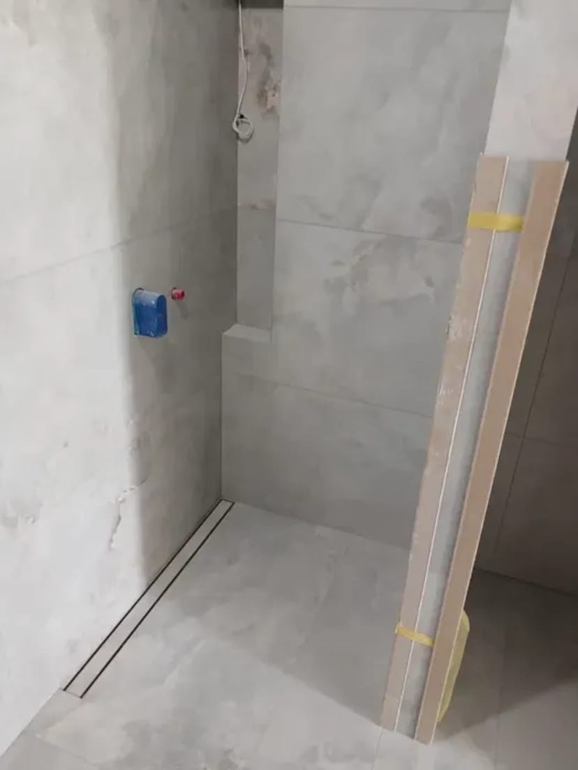 Плиточник. Укладання плитки. Великий формат