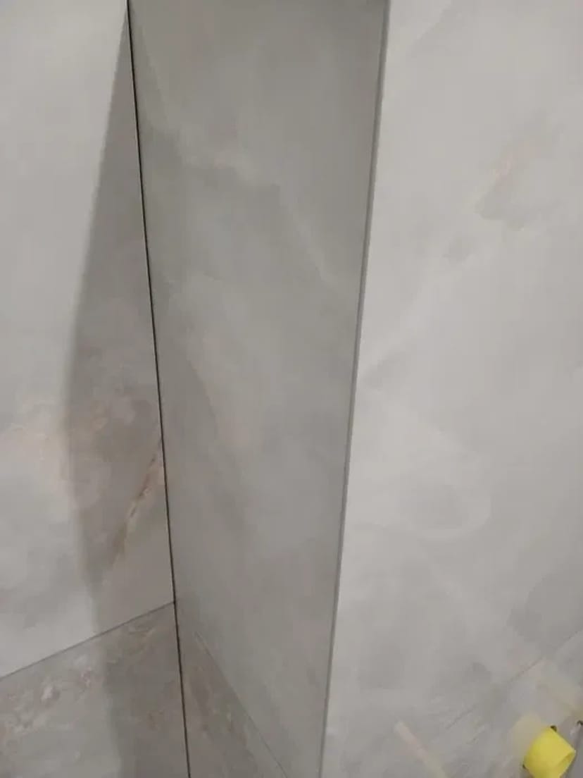 Плиточник. Укладання плитки. Великий формат