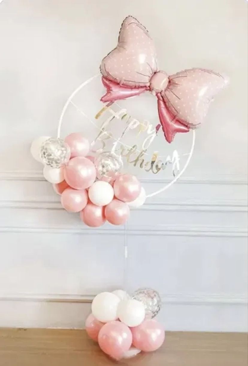 Фотозона / круглий каркас і білий фон