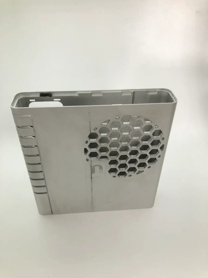 Фрезерування на ЧПК верстатах. Порізка дерева, пластику, алюмінію.