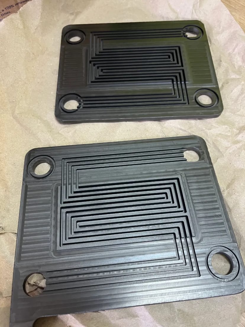 Фрезерування на ЧПК верстатах. Порізка дерева, пластику, алюмінію.