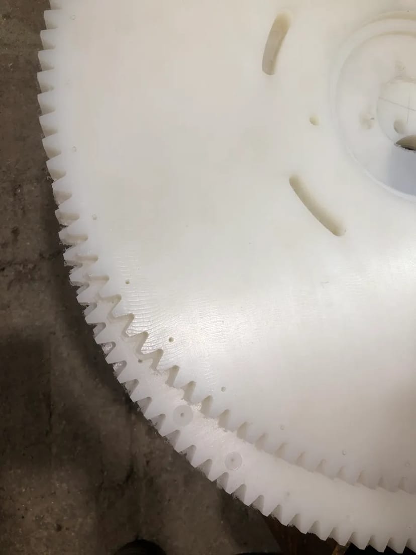 Фрезерування на ЧПК верстатах. Порізка дерева, пластику, алюмінію.