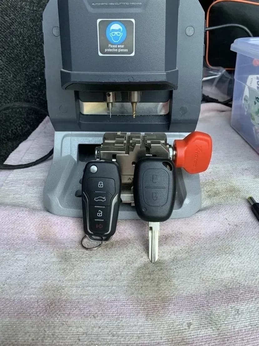 Виготовлення авто ключів, чипи, нарізка леза, аварійне відкриття