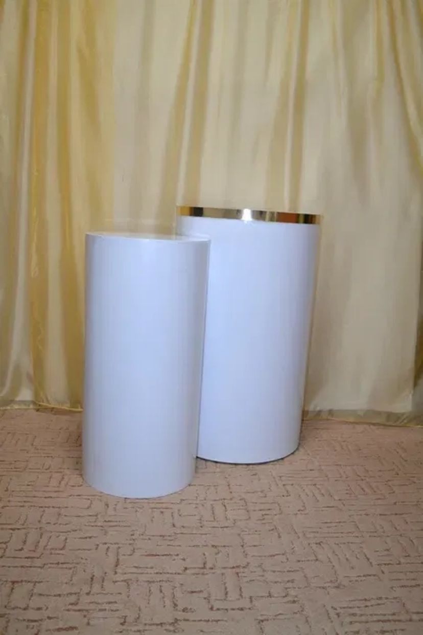 Стіл тубус на колесах на свята