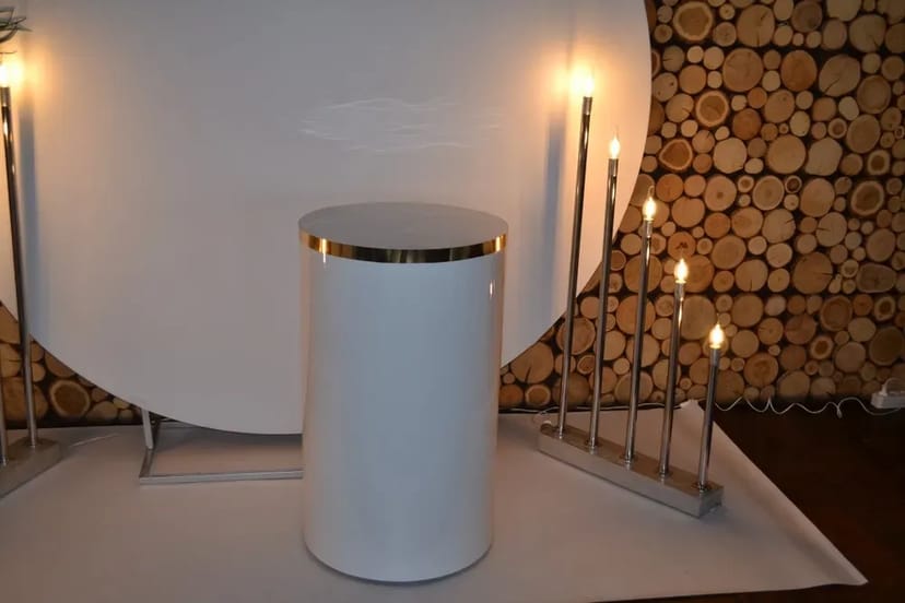 Стіл тубус на колесах на свята