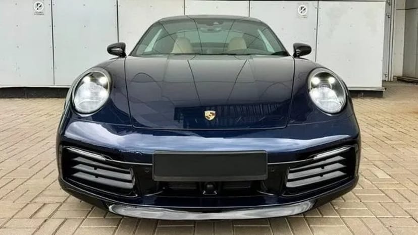 263 Cпорткар Porsche 911 Carrera S без водія