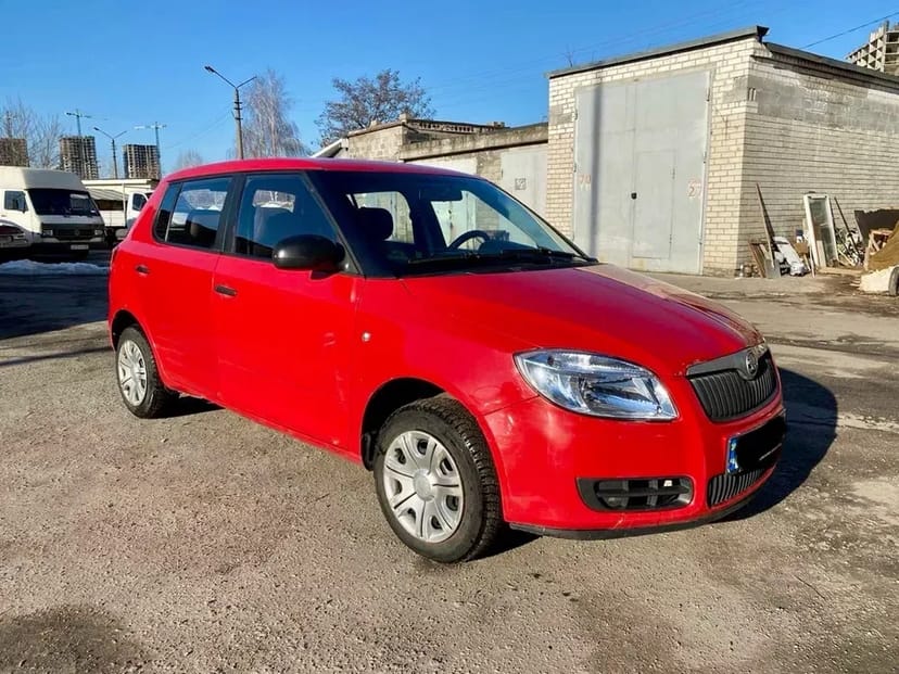 Авто Skoda Fabia для такси