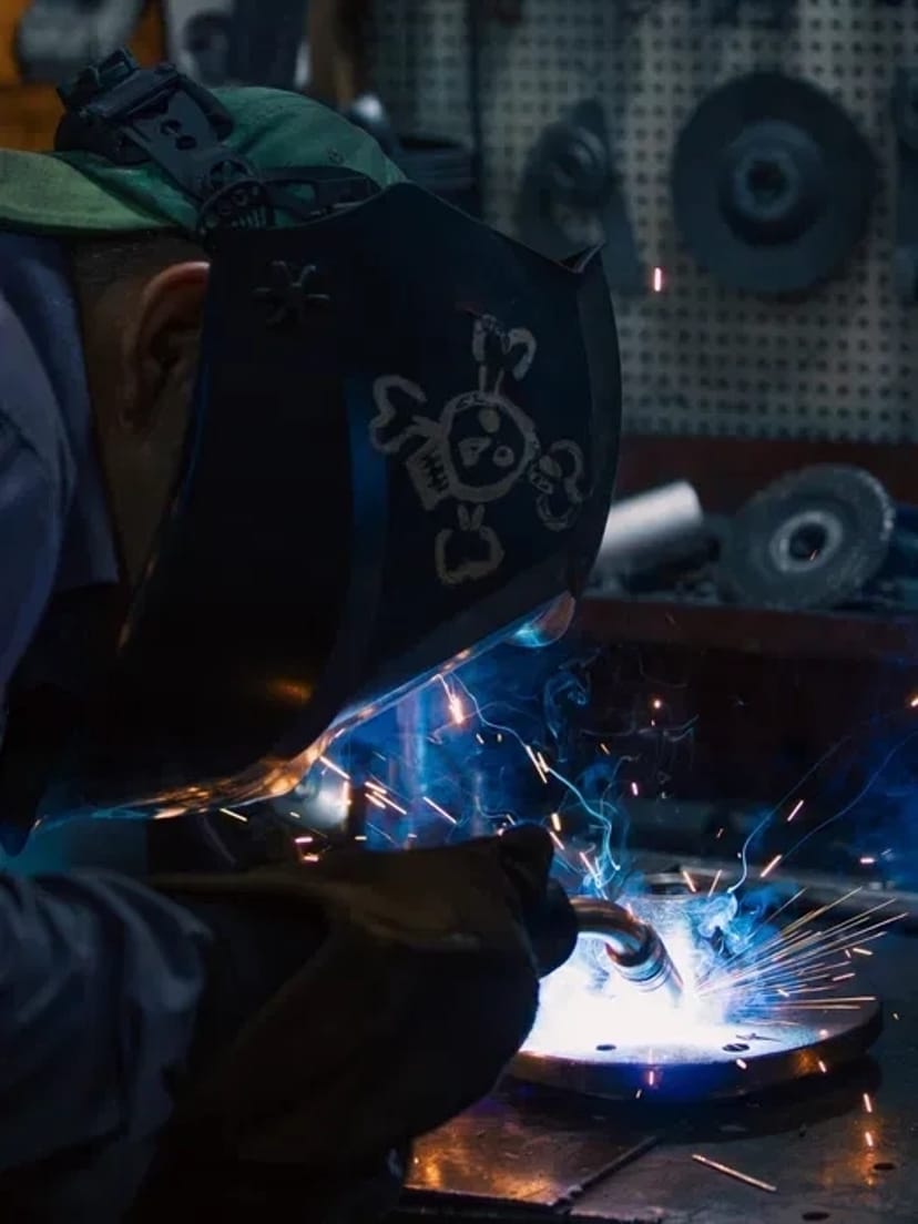 Зварювальні роботи будь-якої складності, ремонт грузової техніки