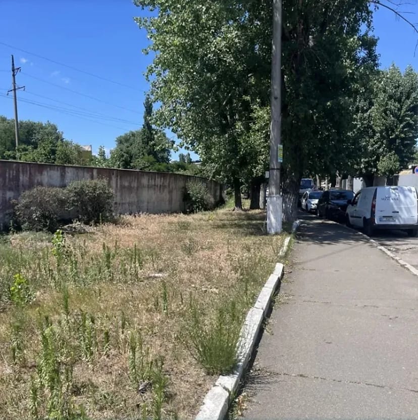 Земля комерційного призначення на вул. Будіндустрії, площа 2400 кв.м