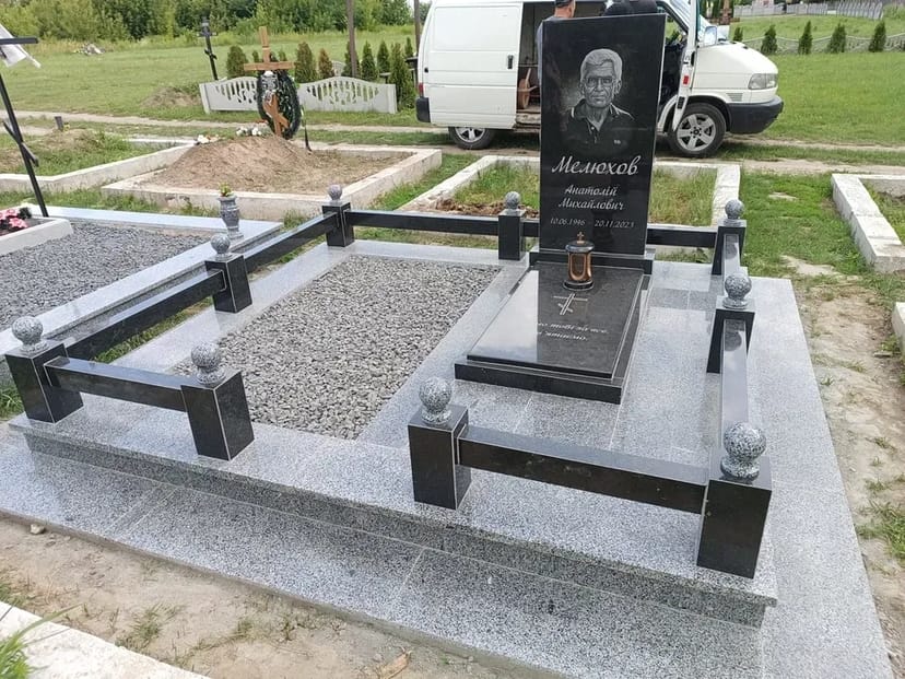 Встановлення пам'ятників, монтаж демонтаж пам'ятник плитка ваза