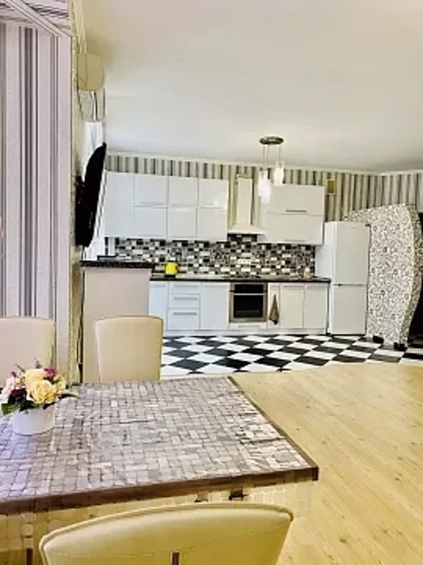 1-кімнатна квартира подобово у Ужгороді, вул. Новака, 10 — 1001507625  