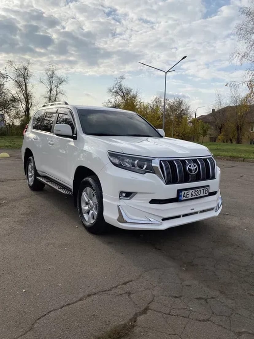 Шикарний автомобіль на ваше весілля, виписку з пологового будинку