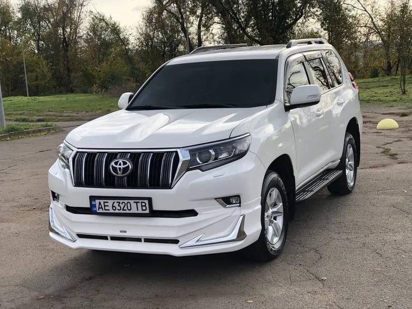 Шикарний автомобіль на ваше весілля, виписку з пологового будинку