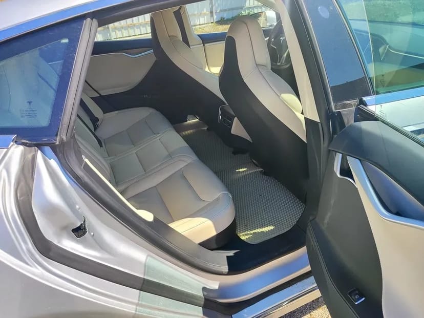 Унікальне весільне авто