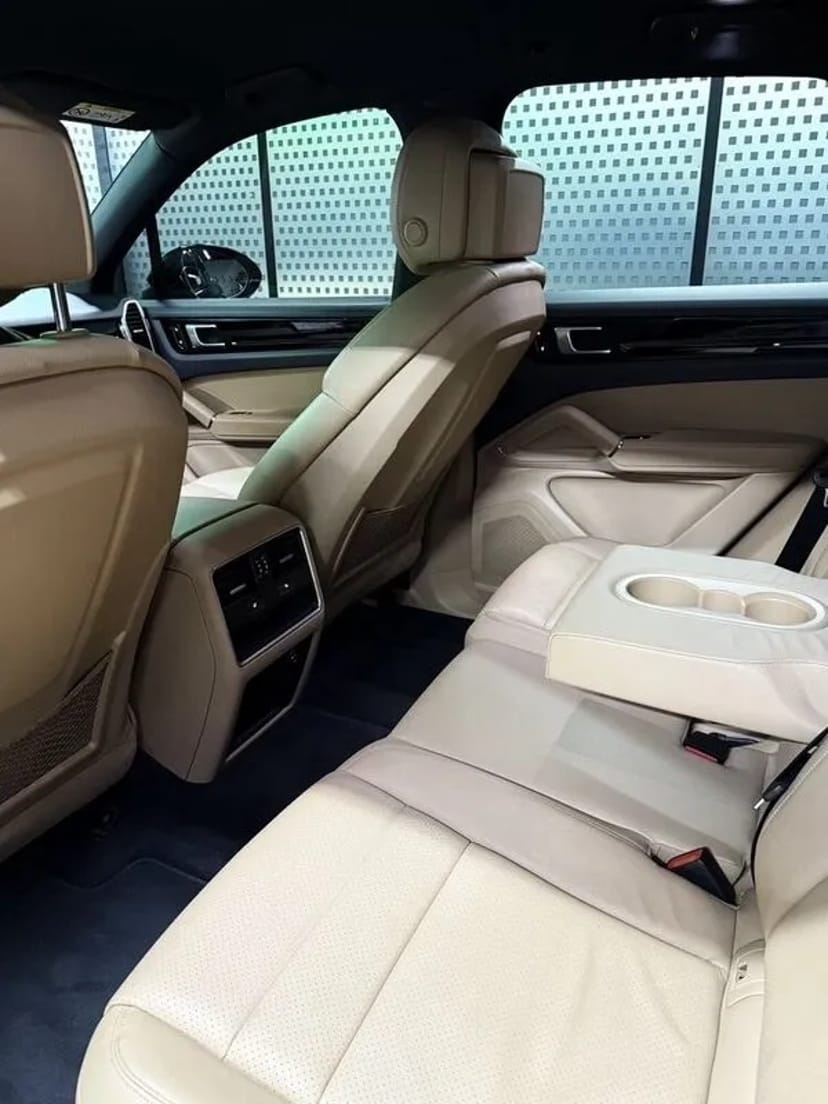 436 Porsche Cayenne NEW без водія
