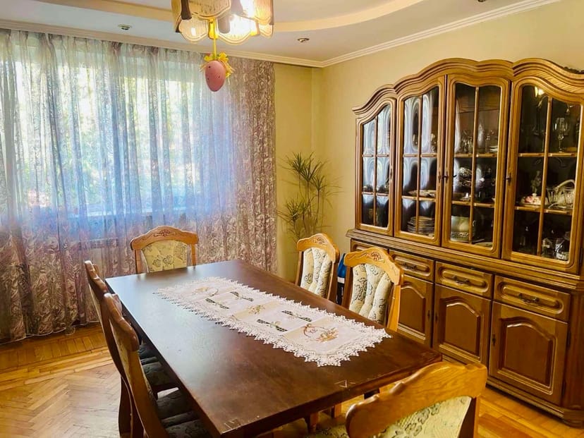 3 поверховий будинок з усіма зручностями