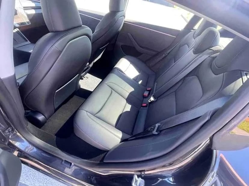 305 Авто на весілля Tesla Model 3 cіра з водієм