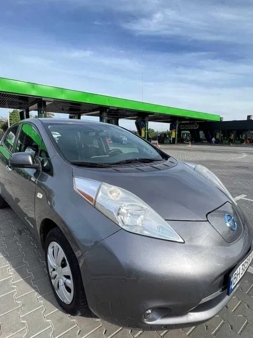 Авто Nissan Leaf