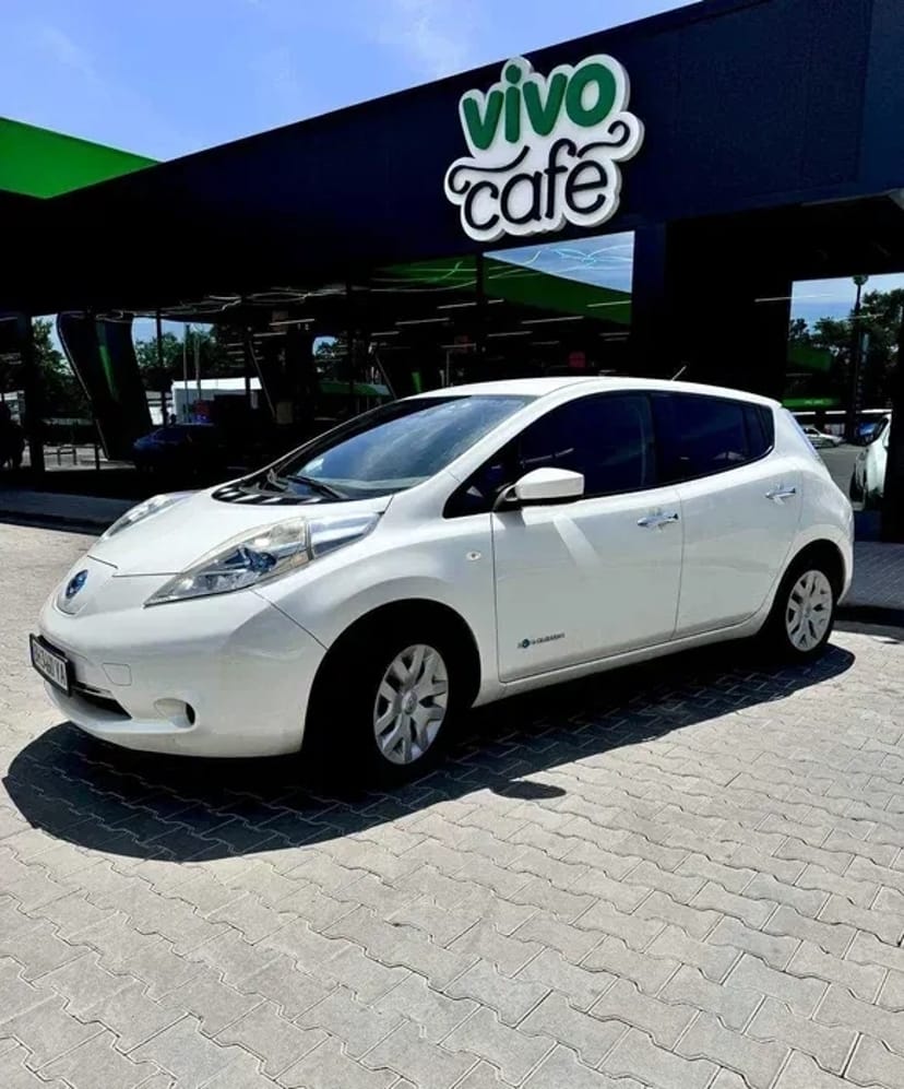 Авто Nissan Leaf