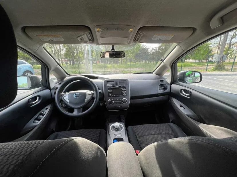 Авто Nissan Leaf