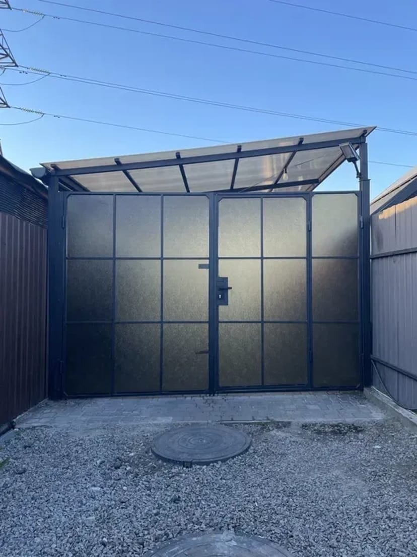 Ворота, хвіртки, двері.