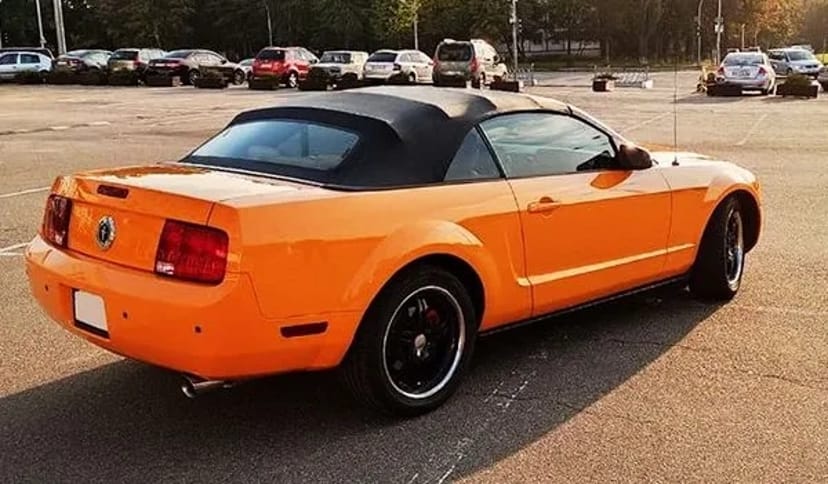 159 Кабріолет на весілля зйомки Ford Mustang GT помаранчовий 