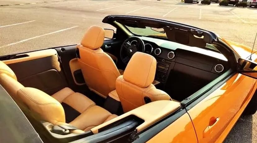 159 Кабріолет на весілля зйомки Ford Mustang GT помаранчовий 
