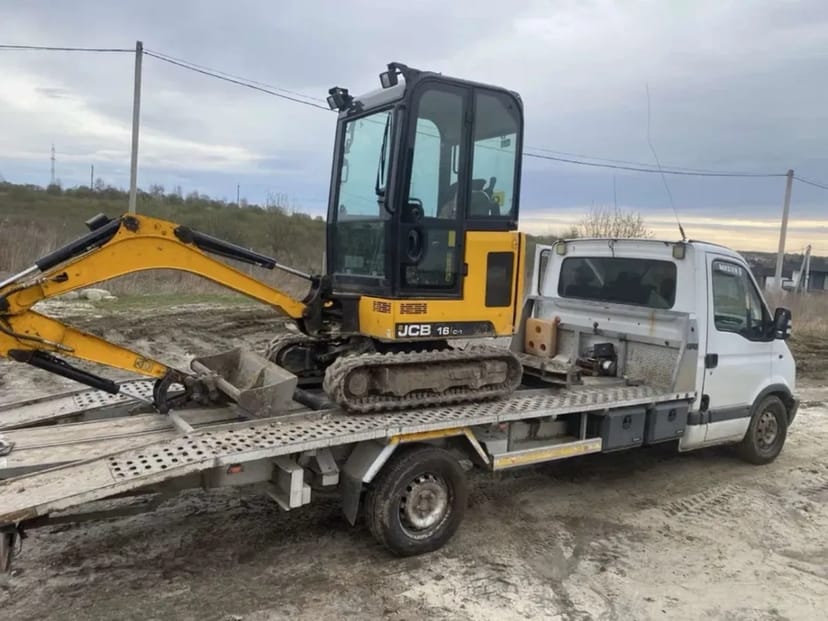 Мінієкскаватор JCB: Швидко. Якісно. Компактно.