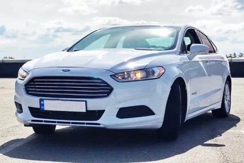 368 Ford Fusion білий авто на весілля замовити в Києві