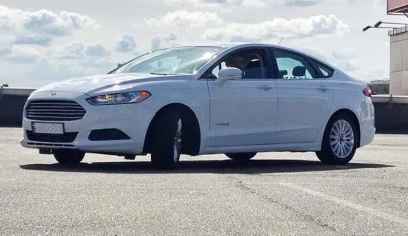 368 Ford Fusion білий авто на весілля замовити в Києві