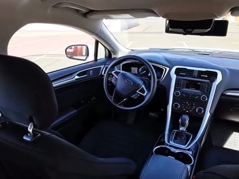 368 Ford Fusion білий авто на весілля замовити в Києві