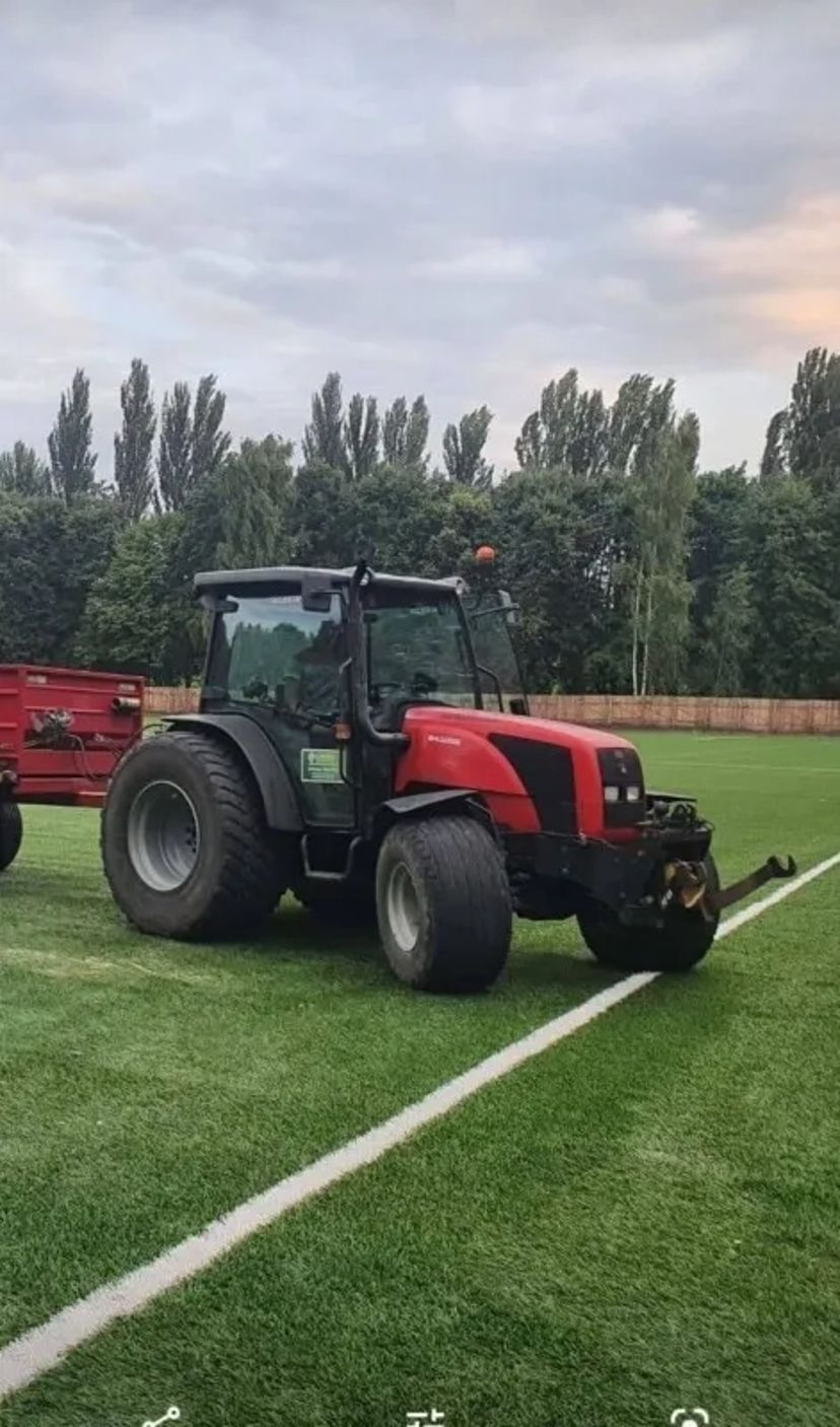Трактор колісний MASSEY FERGUSON 2430