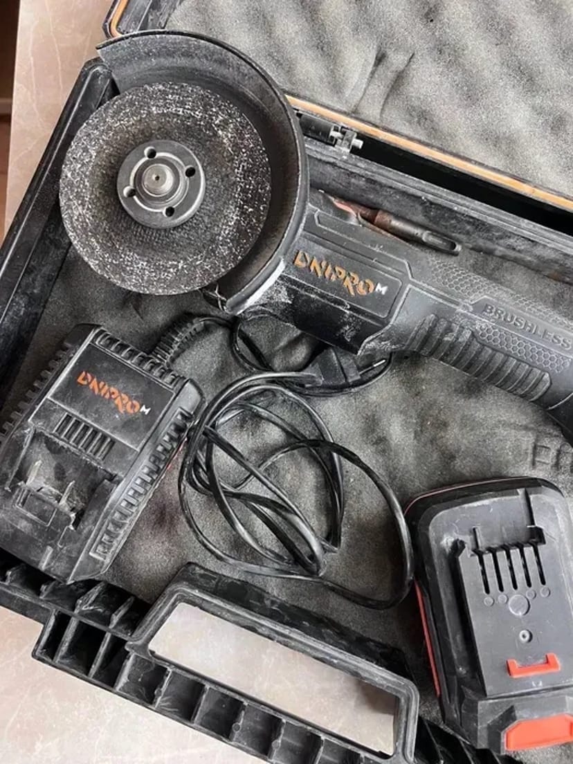 Акумуляторна болгарка у користування