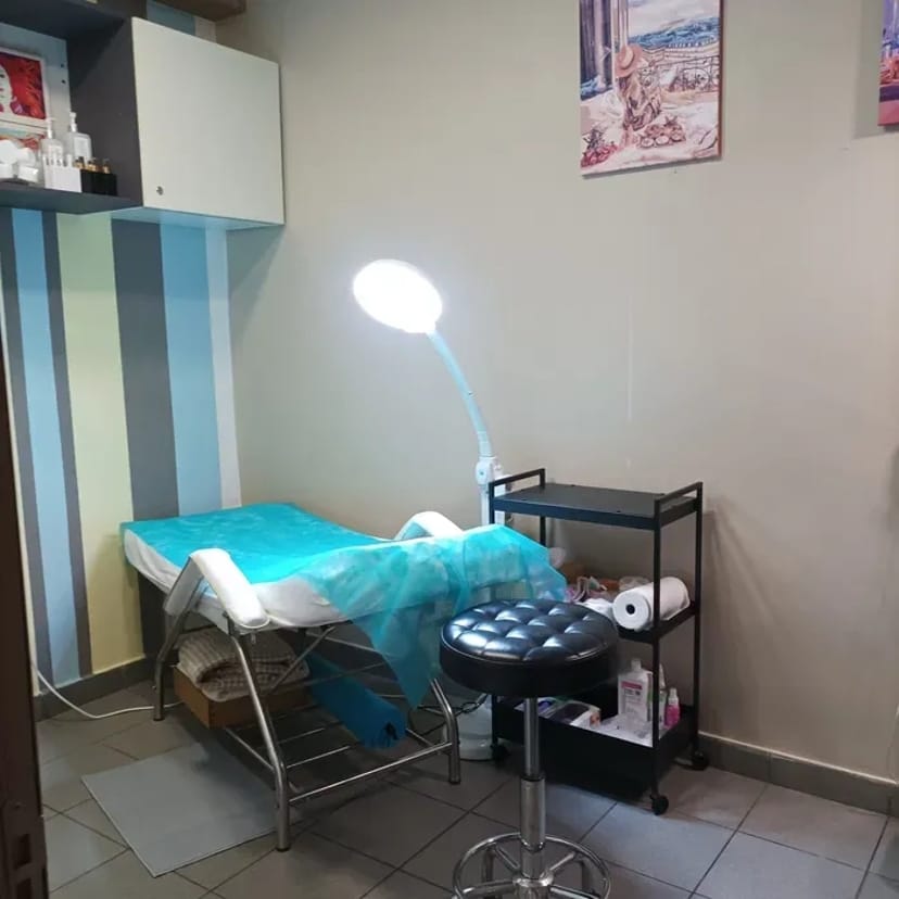 Косметолог, бровіст, майстер пм. Кабінет з кушеткою 5 000 грн.