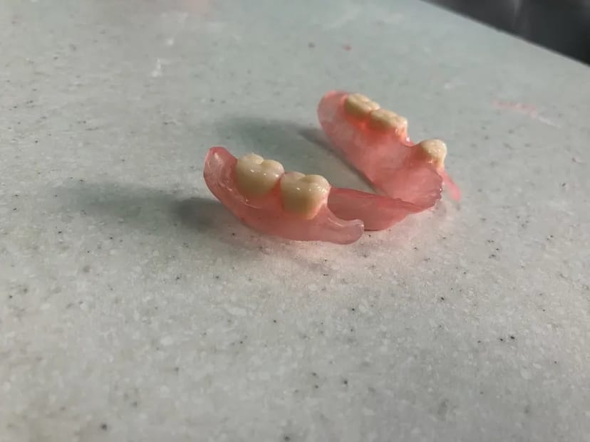 Пресовка-інжекція нейлонових протезів високої якості