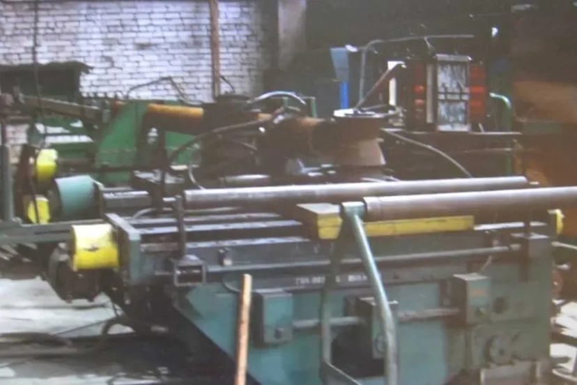 Установка трубозгинальна з індукційним нагріванням ТГСВ-630