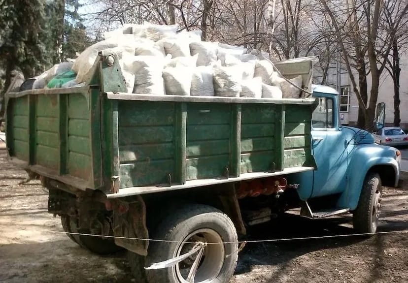 Вивіз будівельного сміття будсміття мотлоху КамаЗ ЗіЛ Газель вантажники