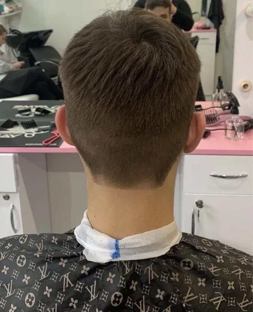 Ваш персональный парикмахер-универсал: профессиональное окрашивание, стрижки и уход за волосами!