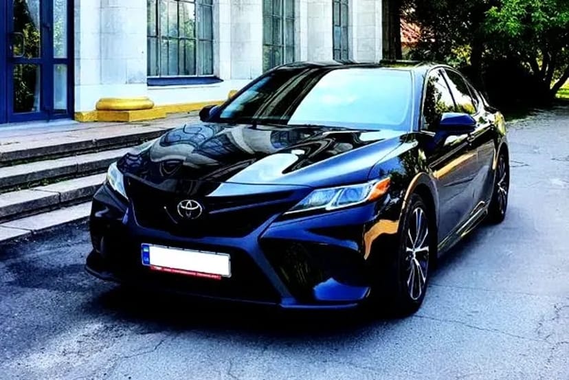 149 Toyota Camry V70 чорна авто на весілля