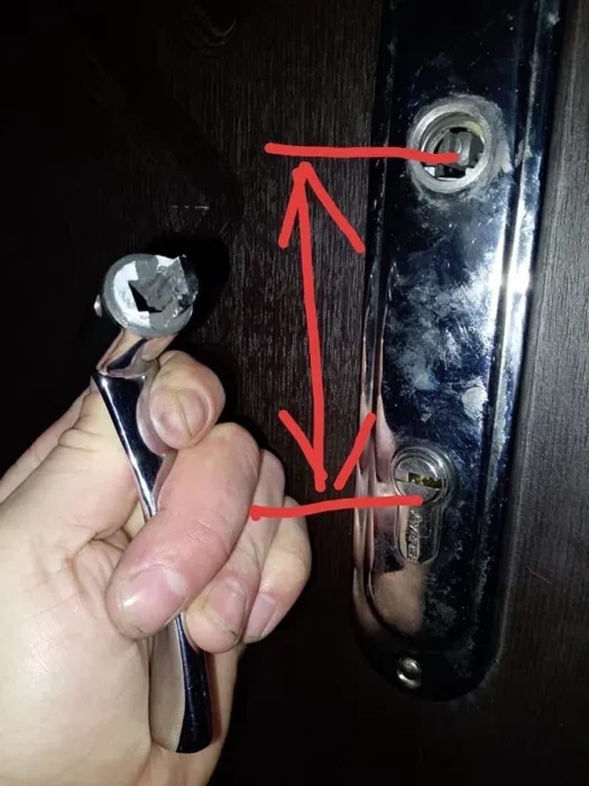 Ремонт дверей, установка входных металлических дверей