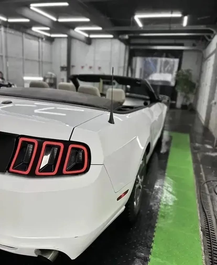 Авто з водієм Mustang для весіль та фотосесій