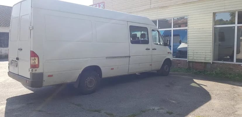 Надійне Грузове Таксі та Вантажні Перевезення: Допомога з Переїздом та Занесенням Речей!