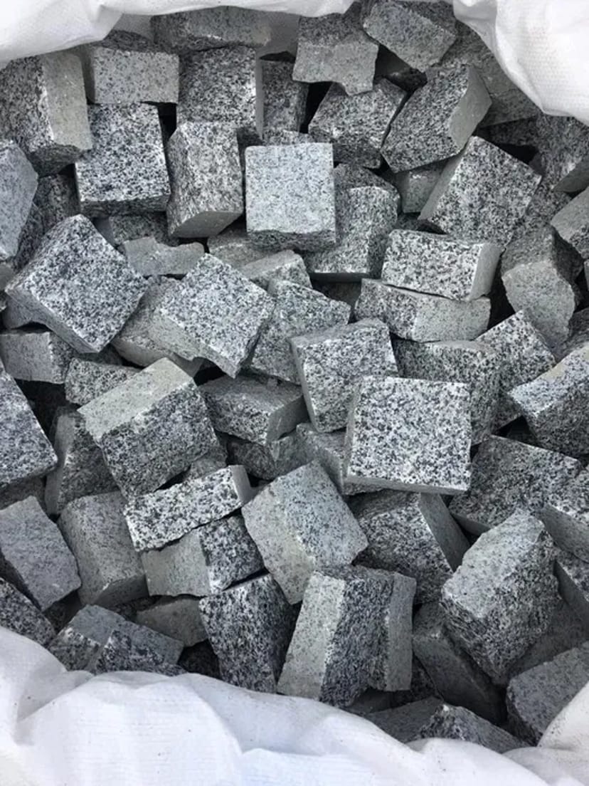 Виготовлення гранітної бруківки та гранітної плитки високої якості