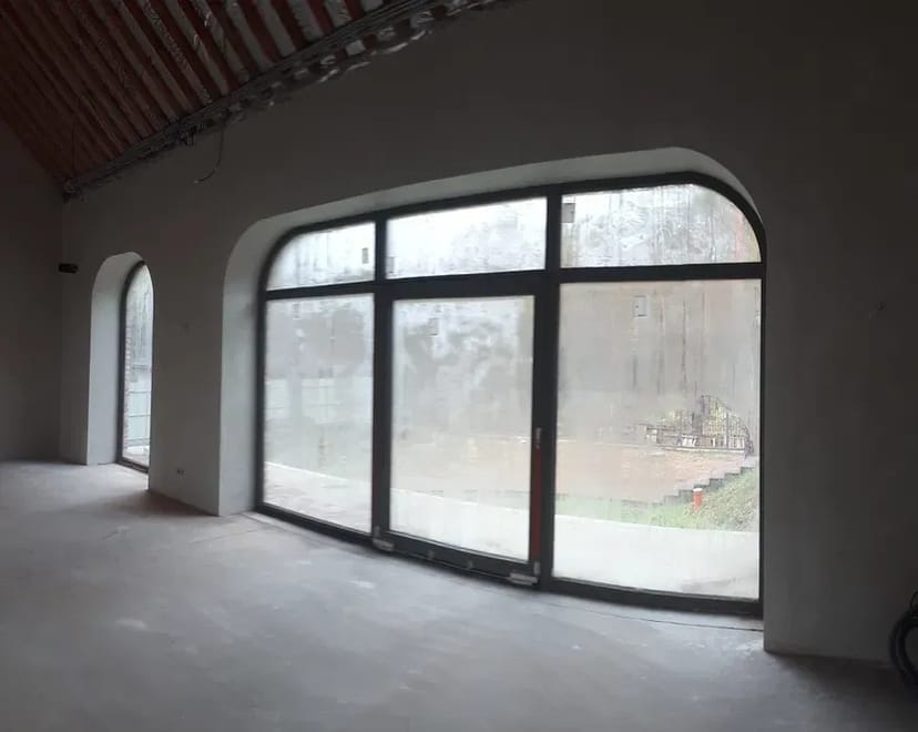 Машинна штукатурка в Харкові: ідеальні стіни під шпалери та фарбування з гарантією 10 років