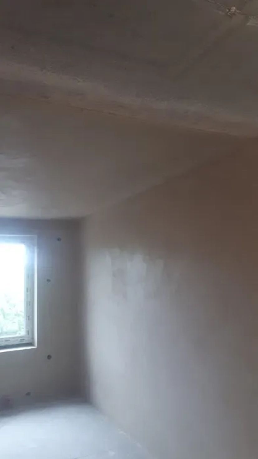 Машинна штукатурка в Харкові: ідеальні стіни під шпалери та фарбування з гарантією 10 років