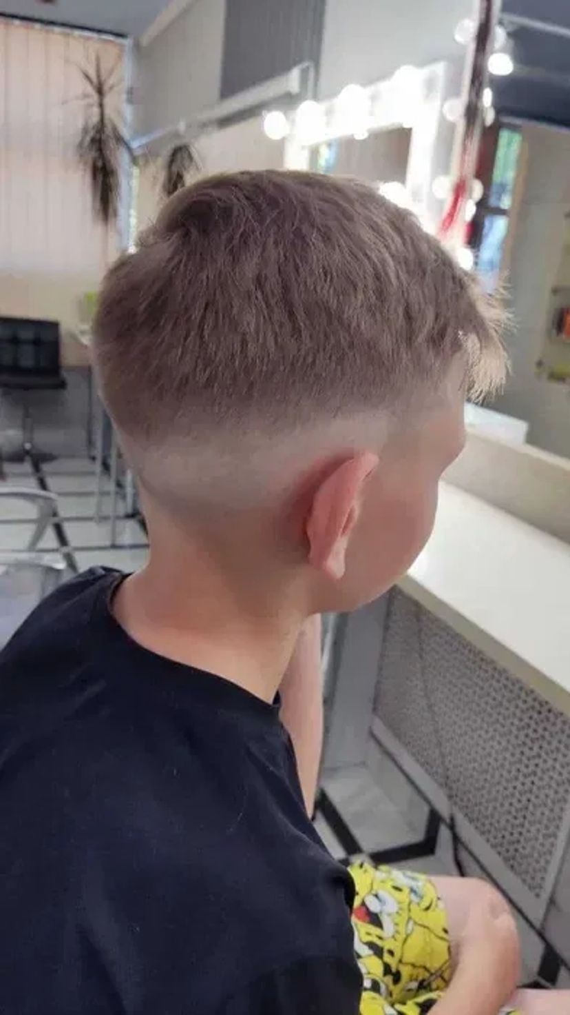 Чоловічі стрижки модельні та класичні на Одещині (Харків)