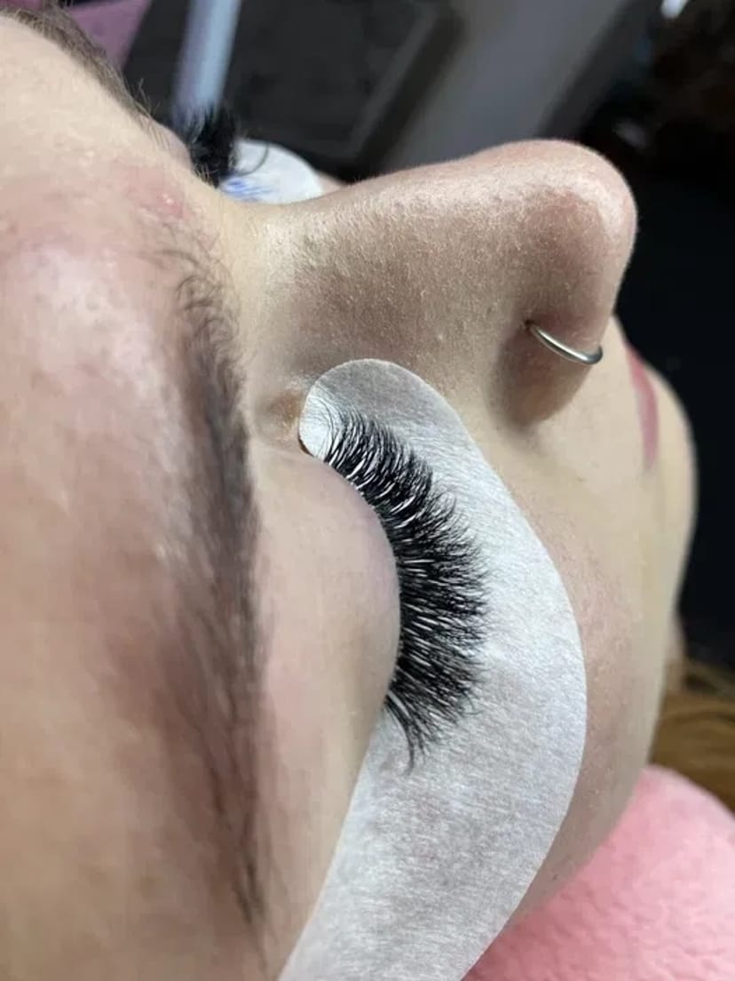 Нарощення вій — всі ефекти для виразного погляду і краси