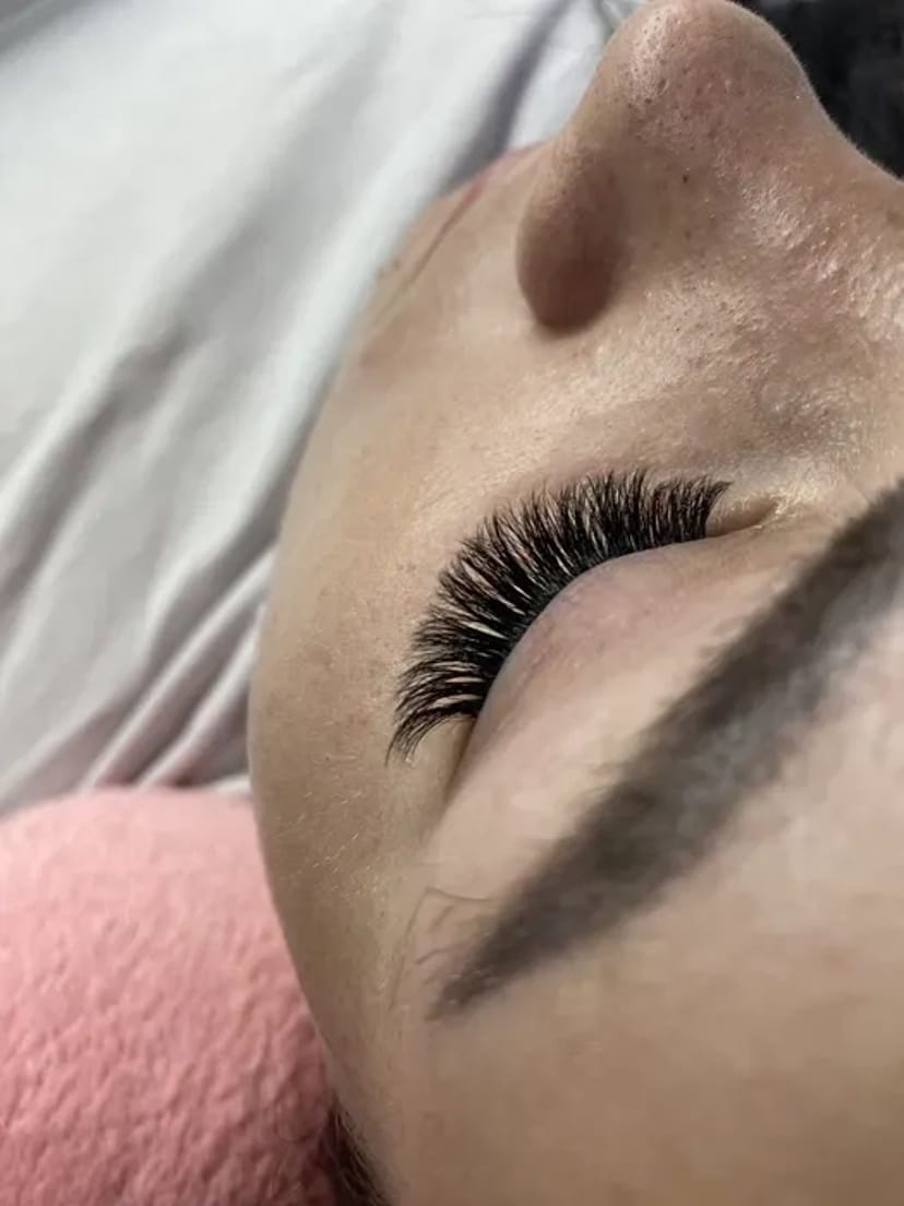 Нарощення вій — всі ефекти для виразного погляду і краси