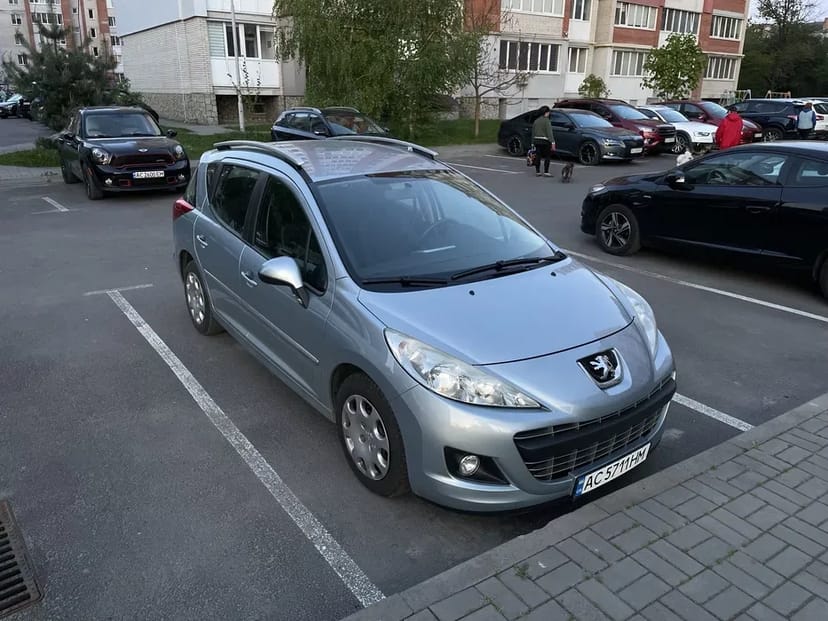 Автомобіль Peugeot 2011 , 1.6 бензин